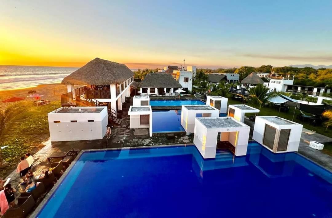 Hotel Maya Jade ハワイ エクステリア 写真